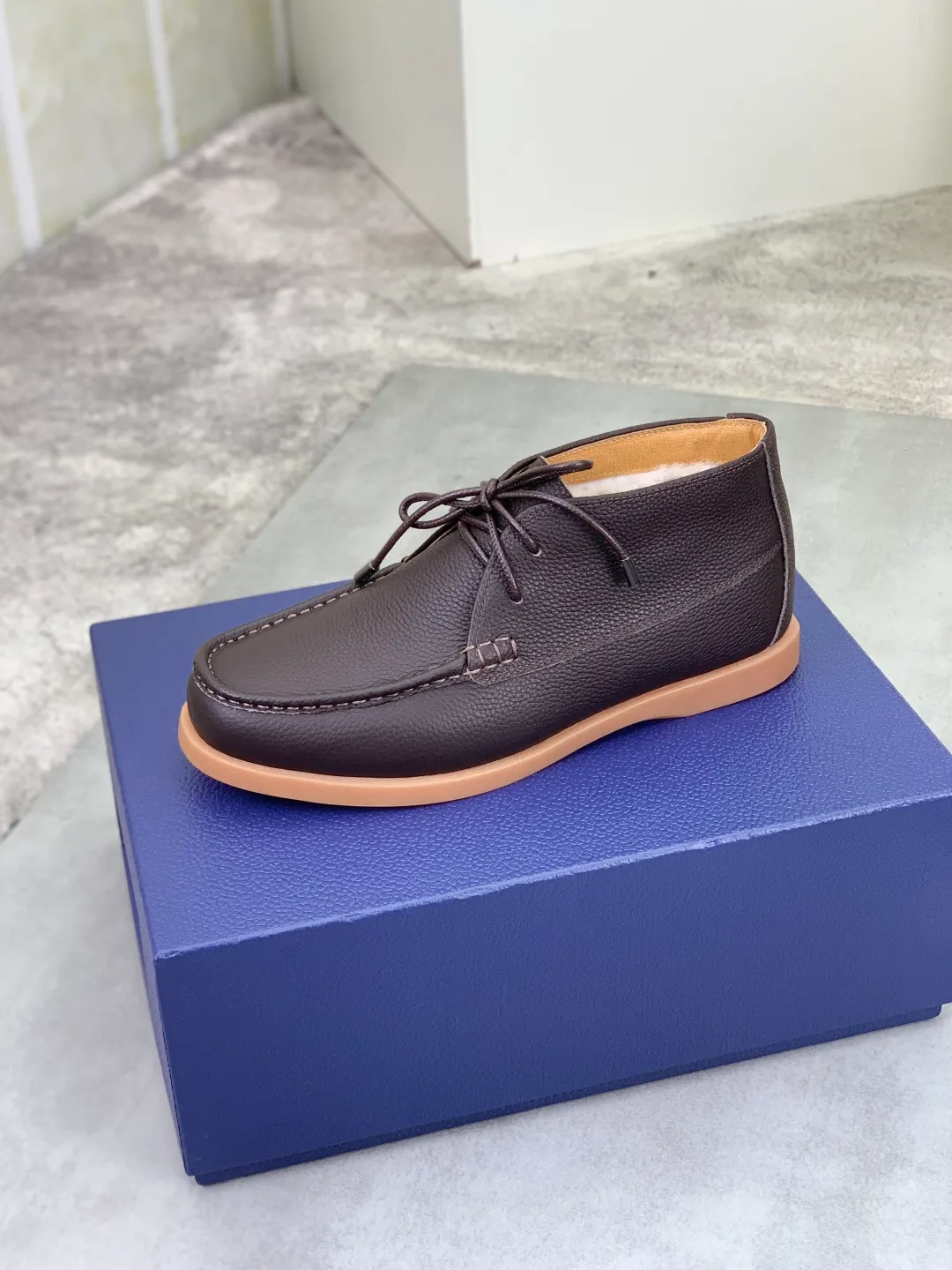 Men's men's shoes 💰P580 new style wool lining 💰high version 💎💎💎Dior original version! Top Italian purchasing agent! Men's high-top business casual leather shoes, original imported calfskin upper, ultimate texture, gentleman style, warm real wool lining inside, top-quality original Italian rubber outsole, first-class workmanship, top quality! Size: 39-44 (45 customized)